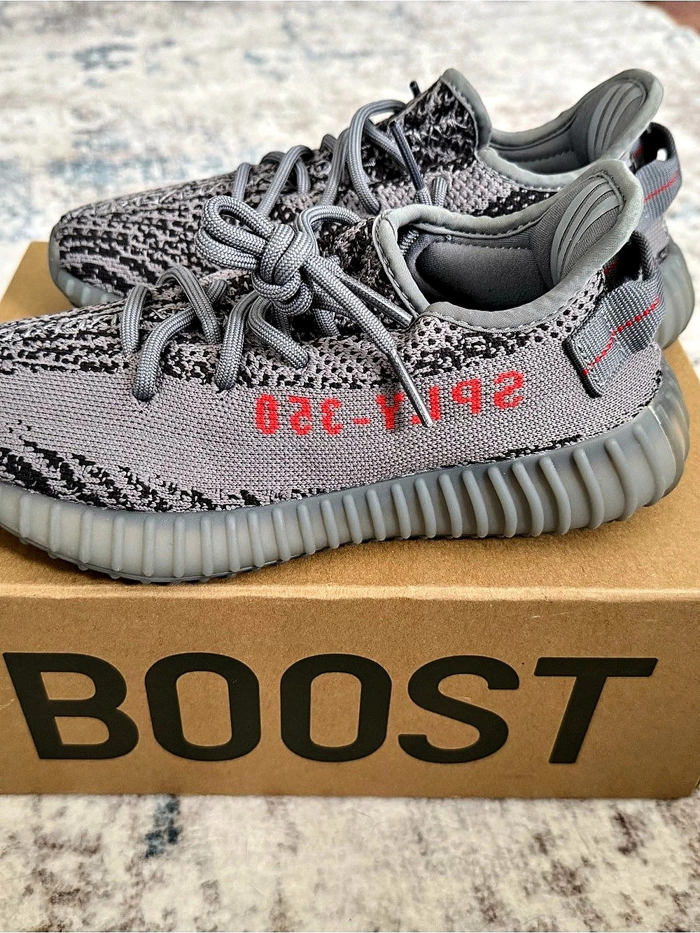adidas Yeezy Boost 350 V2 AH2203 Gray & Black US 5½ Like New